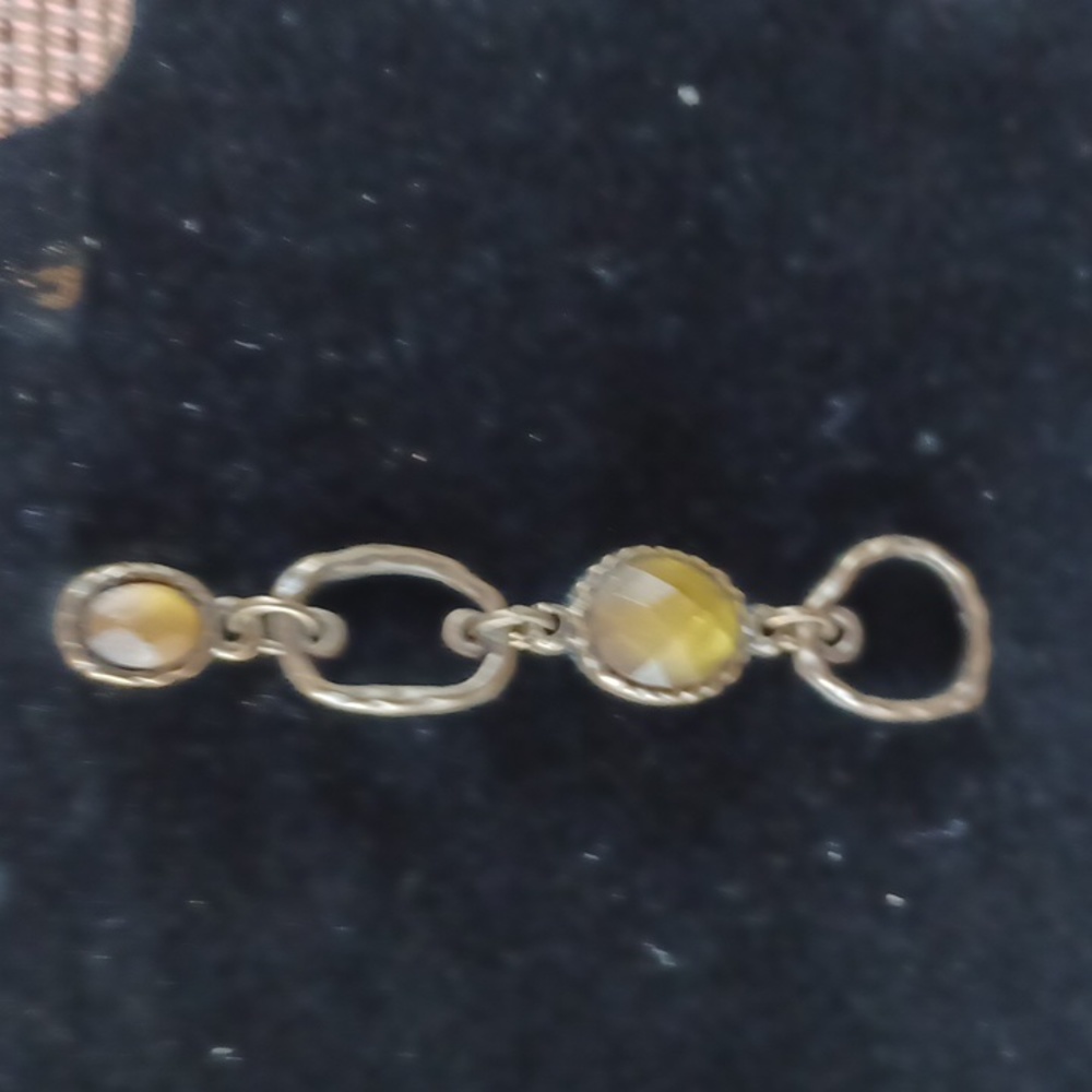 Earings - Picture 2 of 3